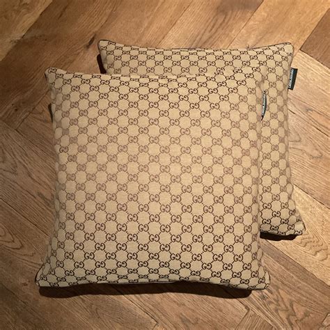 gucci coussin